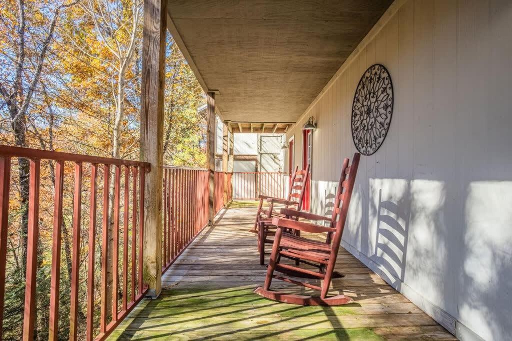 Sasquatch Lodge E Sleeps 13 Gatlinburg Exterior photo